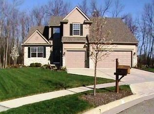 108 Elderberry Ct, Pataskala, OH 43062