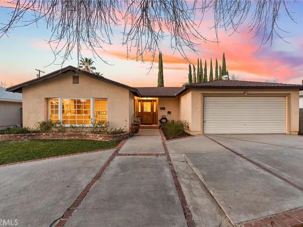 23519 Friar St, Woodland Hills, CA 91367