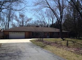 4909 W Kathleen Ln, Mequon, WI 53092
