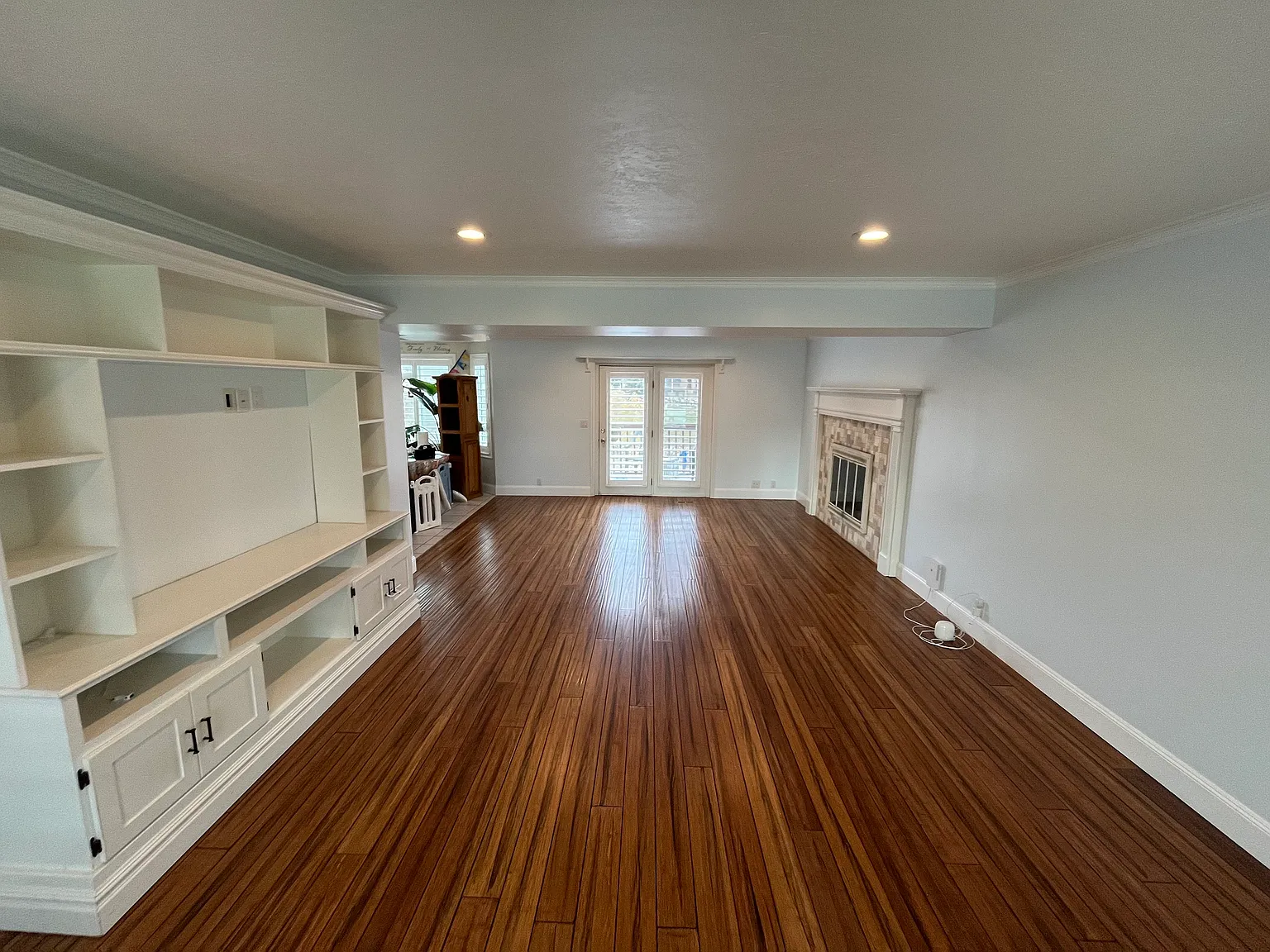 4 bed, 2600 sqft, $2,495 — Photo 3