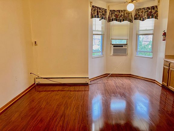 5th image of 1541 W Porter St Floor 2