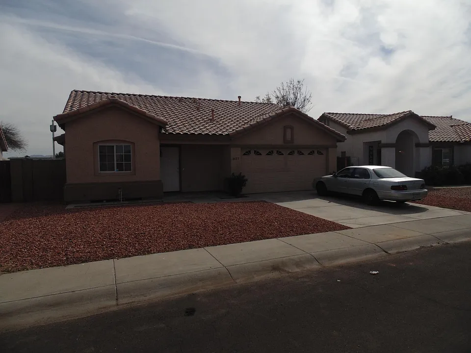 8423 W Hubbell St