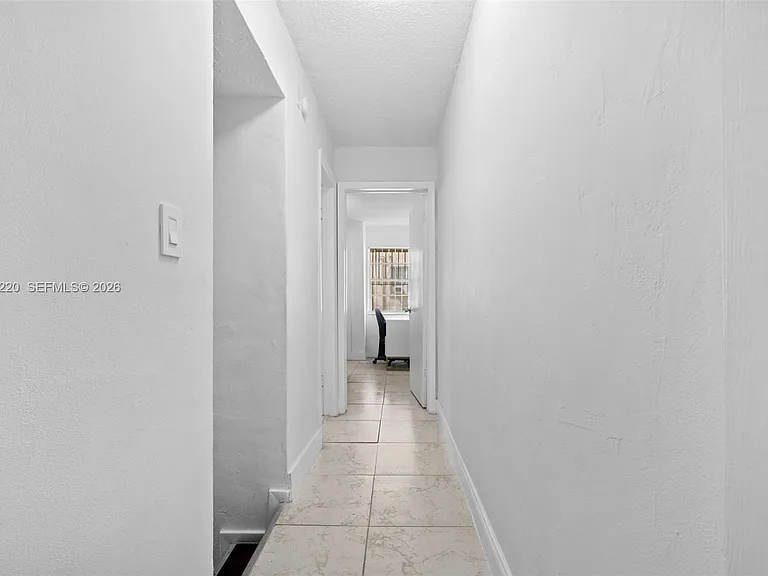 515 SW 3rd St #6 — Photo 12