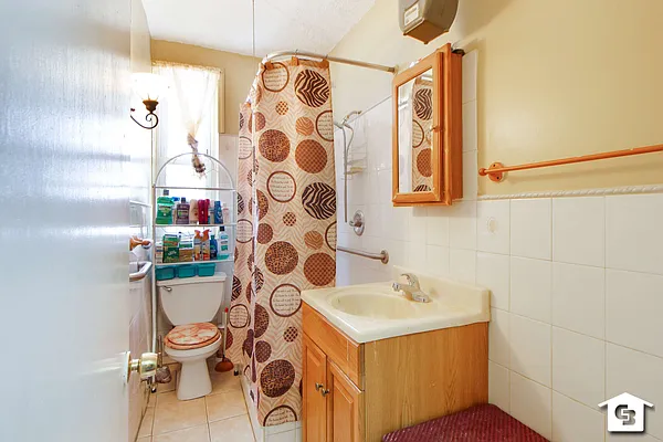 Sold by Coldwell Banker Reliable Real Estate | media 7