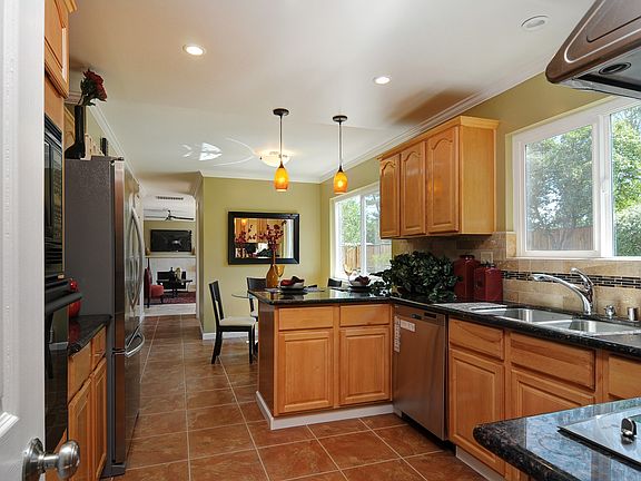 2nd image of 936 Marble Ct