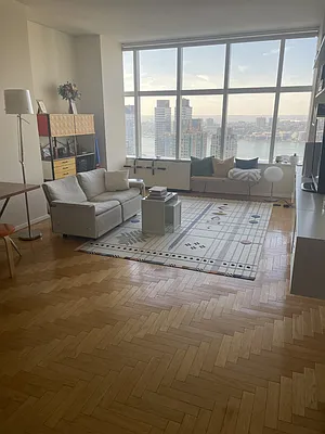 Rented by A & I Broadway | media 2