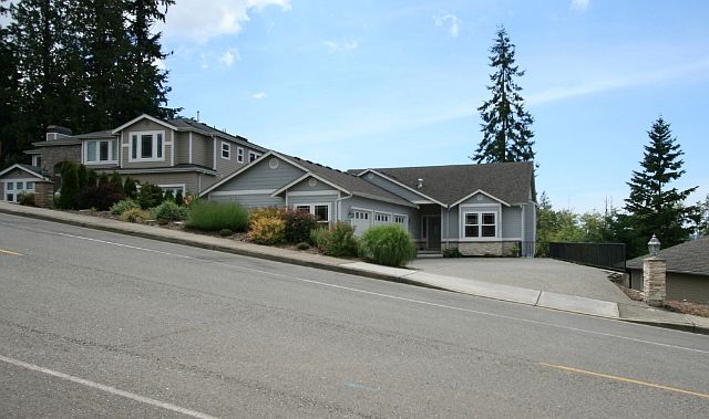 1st image of 8200 72nd Pl NE