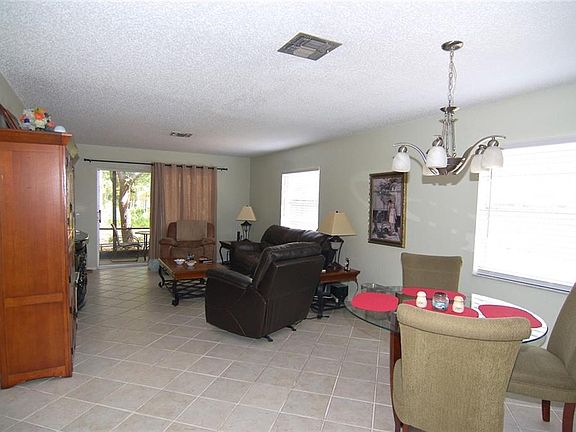 4th image of 26307 Baird Ave