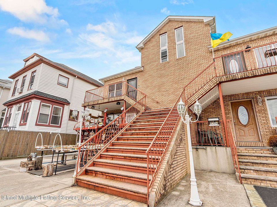 1st image of 4302 Manhattan Ave #2A