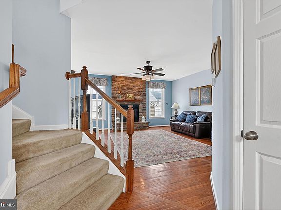 5th image of 435 Wrigley Blvd