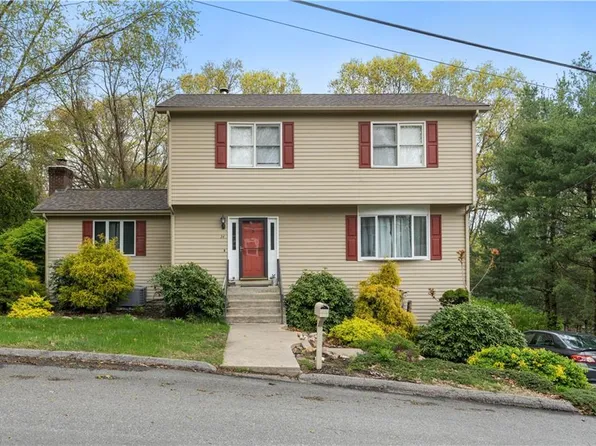 34 Tartaglia St, Johnston, RI 02919