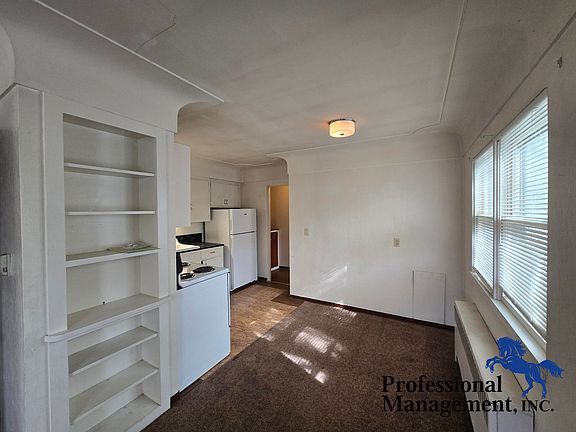4th image of 43 Broadwater Ave Unit 1