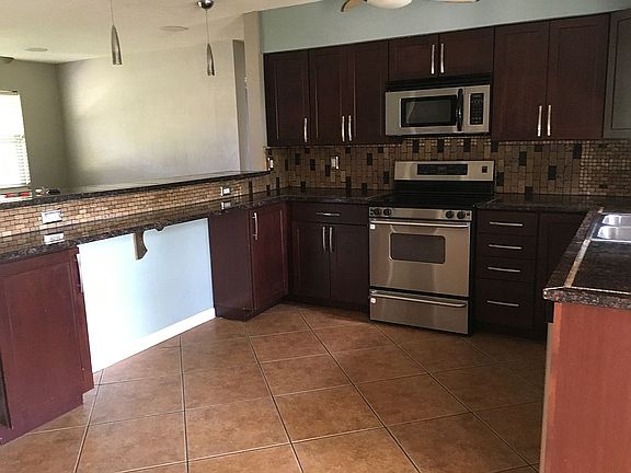 2nd image of 1260 Caracas Ave