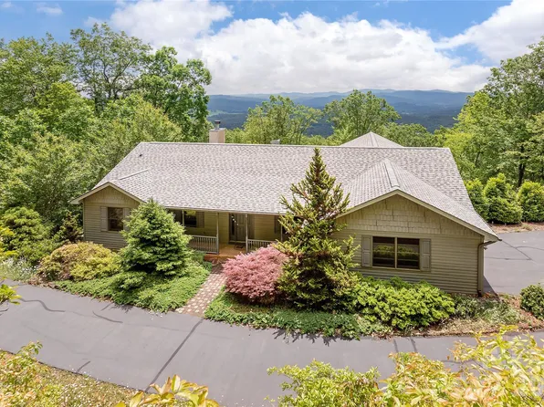 131 N Forge Crest Dr, Mills River, NC 28759