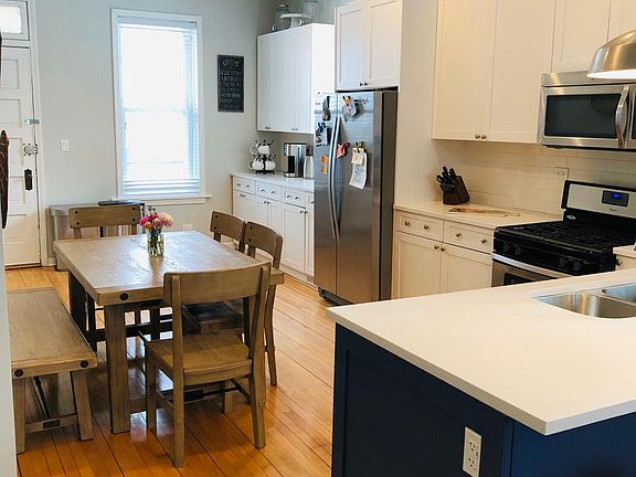 5th image of 2065 N Leavitt St #1
