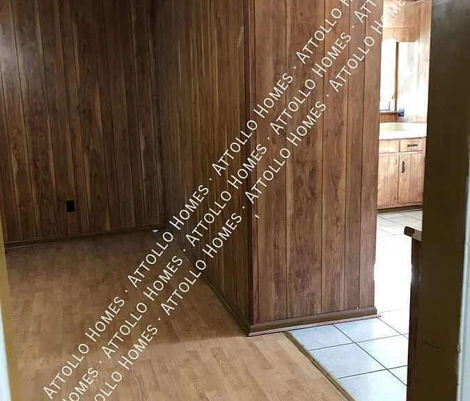 105 Eastwood — Photo 5