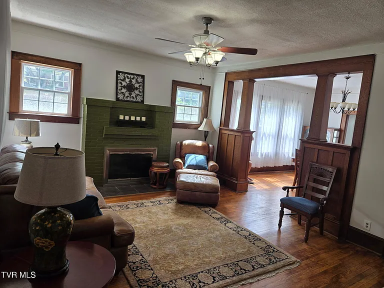 428 Maple St — Photo 6