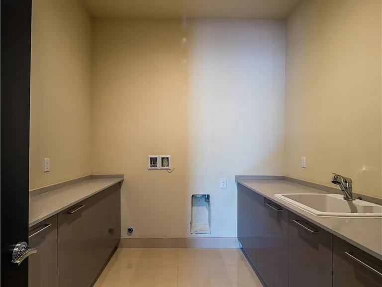 7447 Yonie Ct — Photo 27