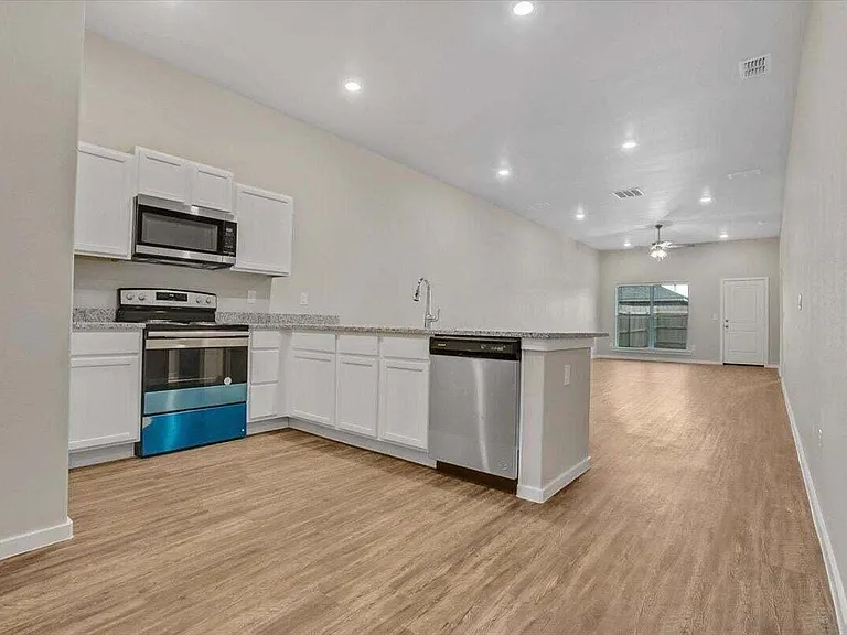 2125 Kokomo Ave #B — Photo 2