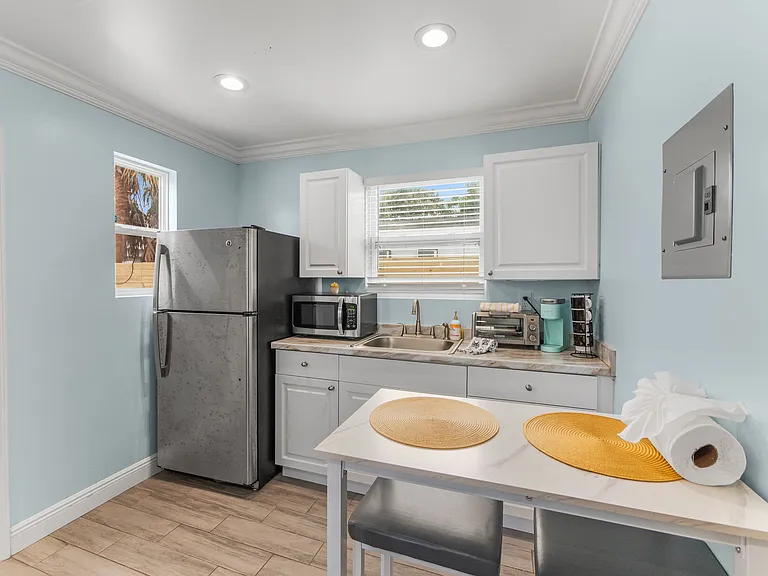 629 N F St #B — Photo 1