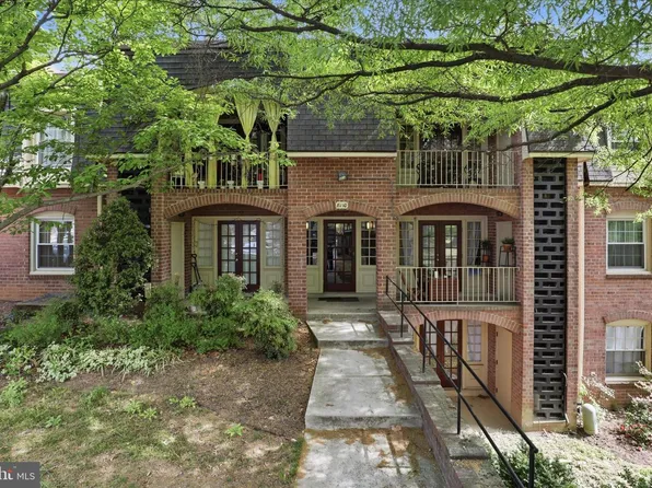 8110 Colony Point Rd APT H, Springfield, VA 22152