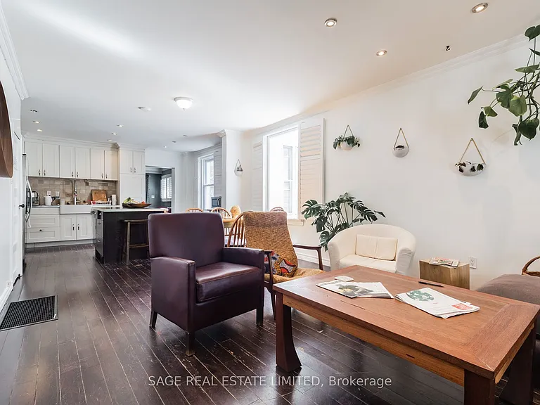 433 Woodfield Rd — Photo 2