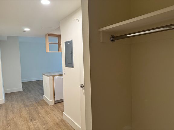 3rd image of 510 W 52nd St APT 17A