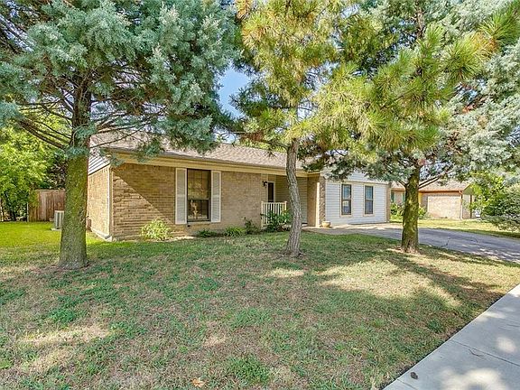 3rd image of 6216 Melinda Dr