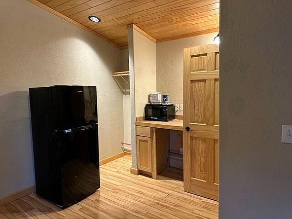 2nd image of 1263 Us Highway 2 E APT 6