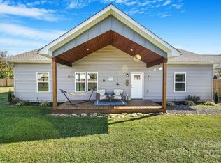 41 Utah Mountain Rd, Waynesville, NC 28785