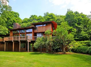 56 Mahkeenac Rd, Stockbridge, MA 01262