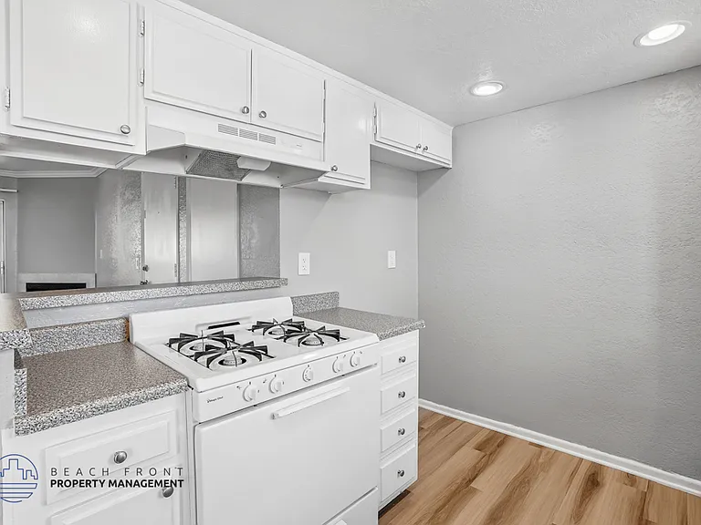Rollingwood Apartments — Photo 63