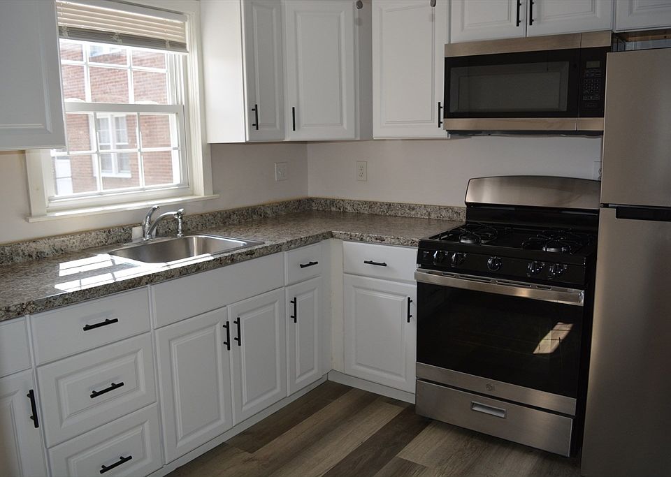 1st image of 71 Colony Rd #1B