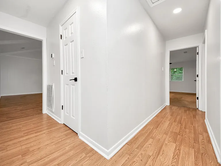 1319 Forsythe Ln — Photo 12
