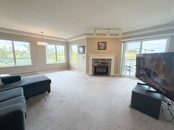 4th image of 20433 53rd Ave #404