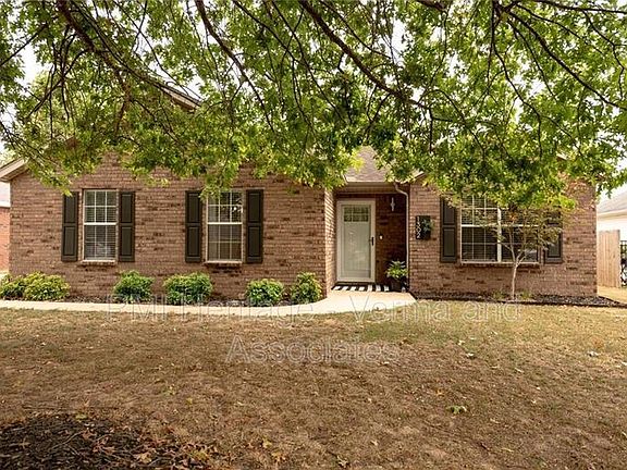3rd image of 1302 N Tradition Ave