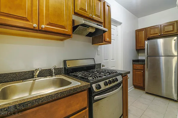 Rented by Hillel Realty Group | media 9