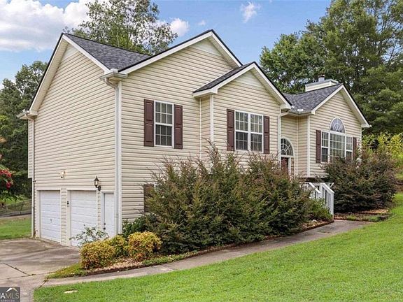 2nd image of 227 Diamond Ct