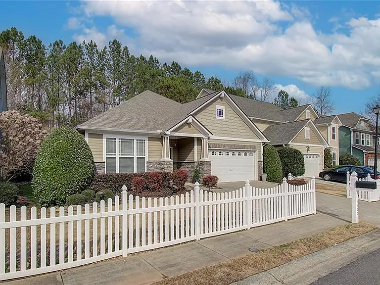 3822 Carriage House Dr — Photo 31