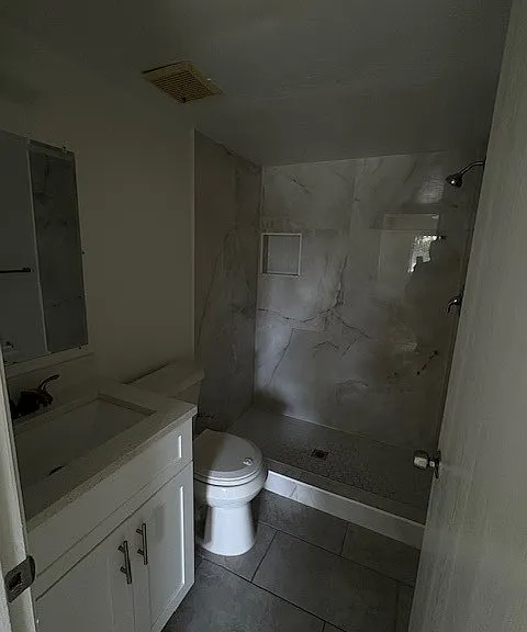2700 Park Windsor Dr #707 — Photo 10