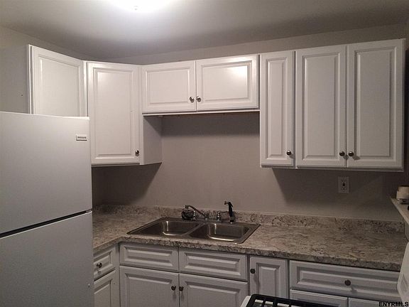 2nd image of 80 Lincoln Ave