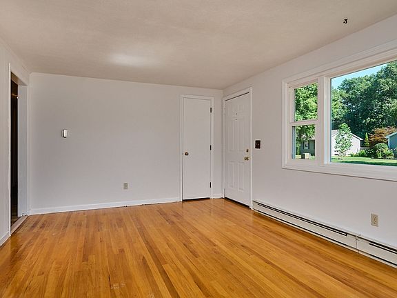 4th image of 50 Phelps St