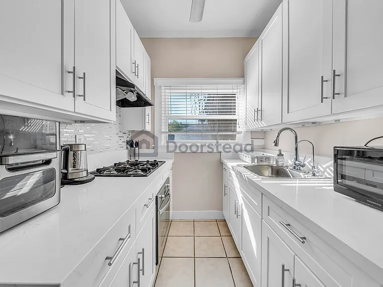 4125 S Figueroa St #218 — Photo 6