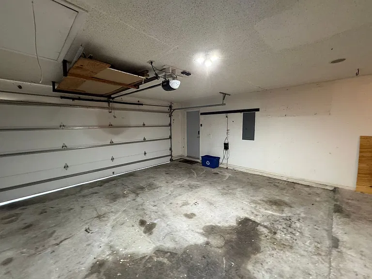 107 S Deerwood Ave — Photo 22