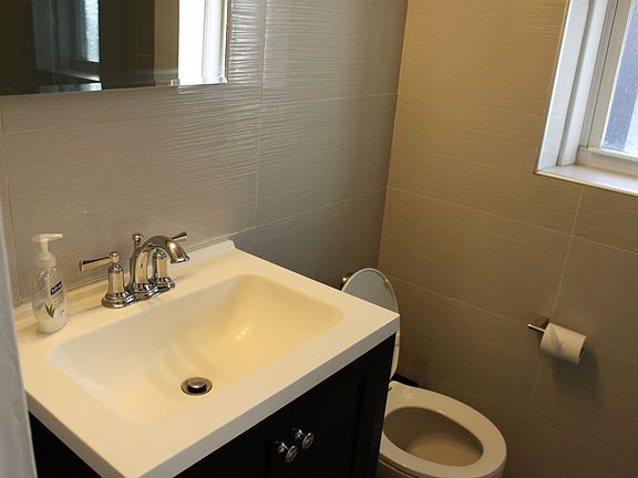5th image of 12516 83rd Dr APT 1E