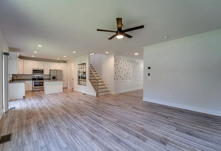 7 Limox Ln #1 — Photo 5