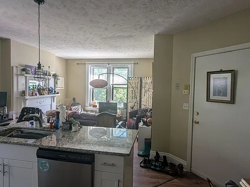 1201 Wolfrum St Photo 1