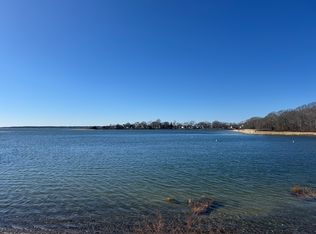 215 Ottawa Ave APT 215, Warwick, RI 02889