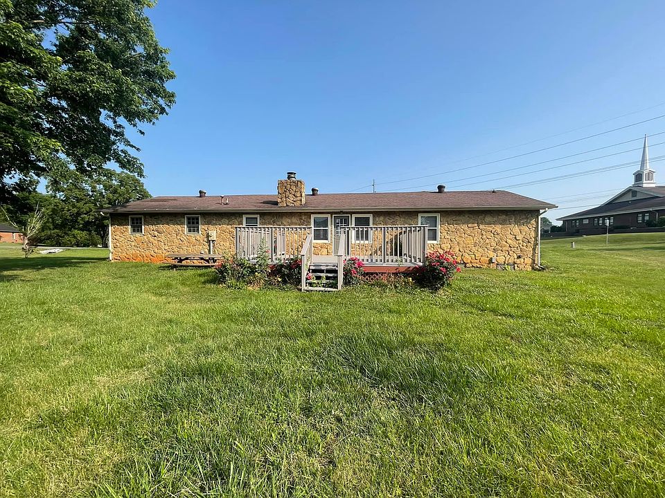 2nd image of 3000 Hunting Creek Dr