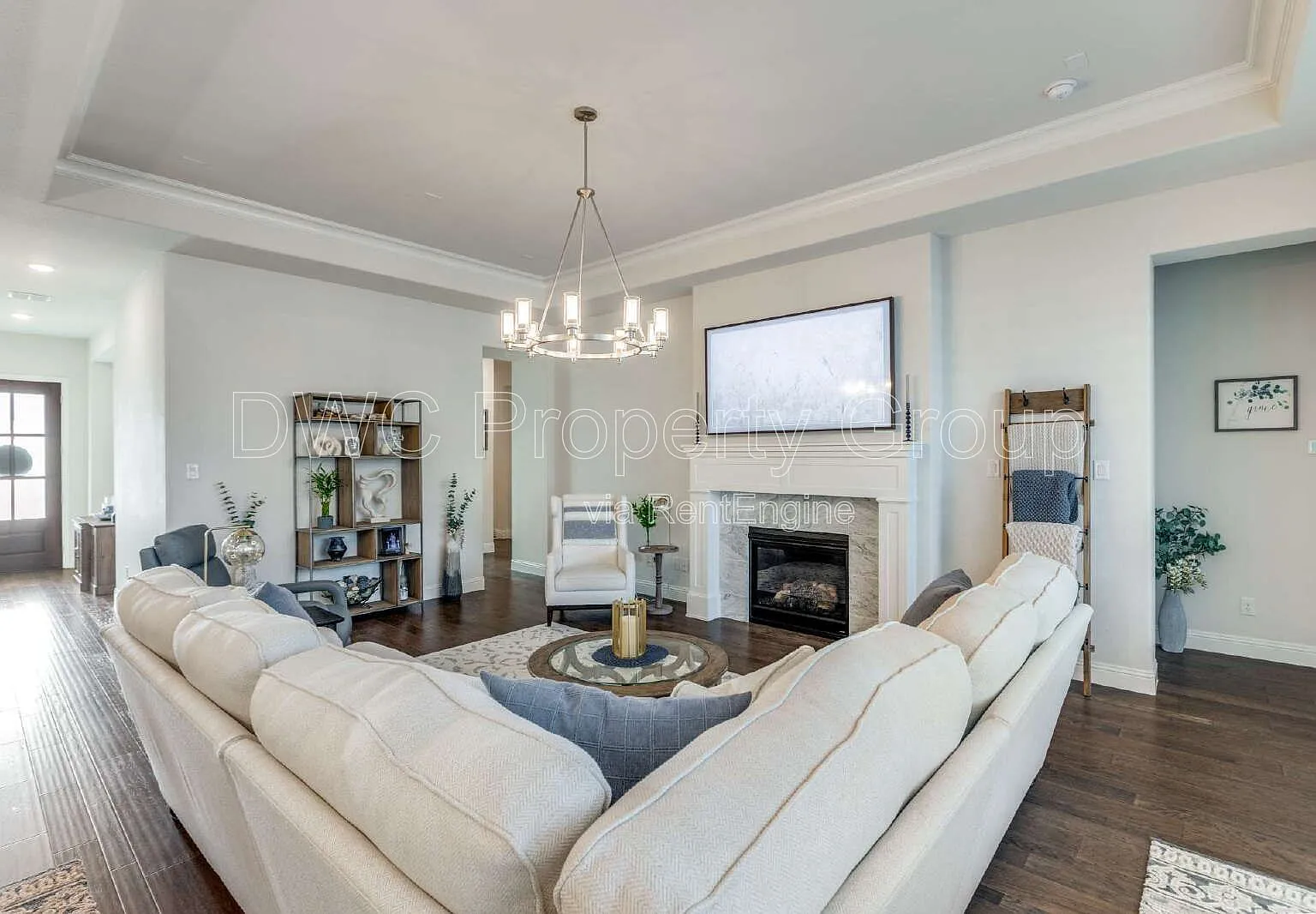 3 bed, 3.0 bath, 2680 sqft, $3,100 — Photo 3